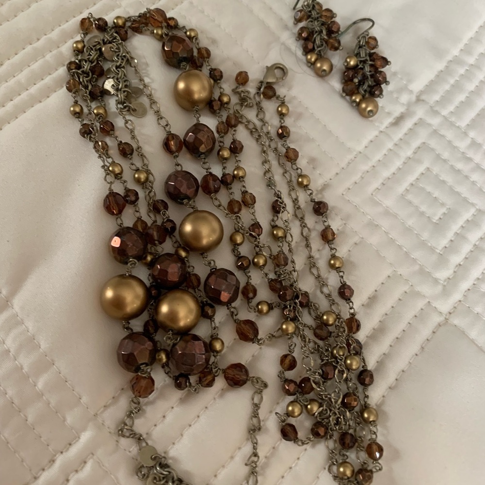 Pretty costume necklace and earrings bronze copper color 19” drop on necklace